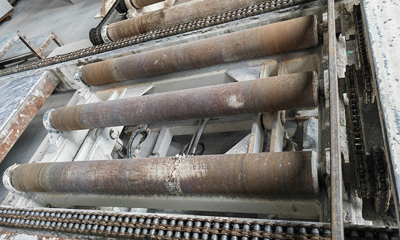 Dispositivo de giro de levantamento de paletes